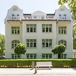 Am 4*