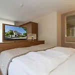 Am Hotel 4*