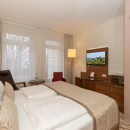 Am Hotel 4*