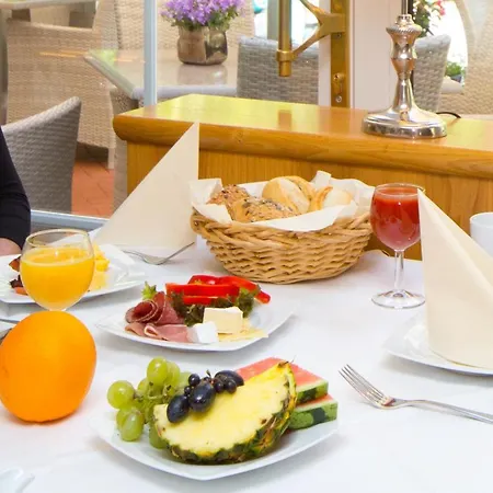 Am Hotel Kuehlungsborn