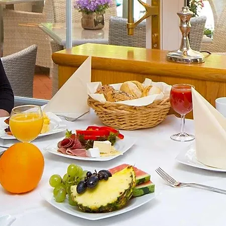 Am Otel 4*