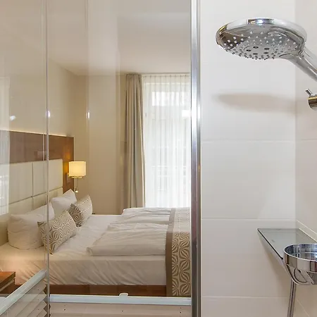 Am Hotel